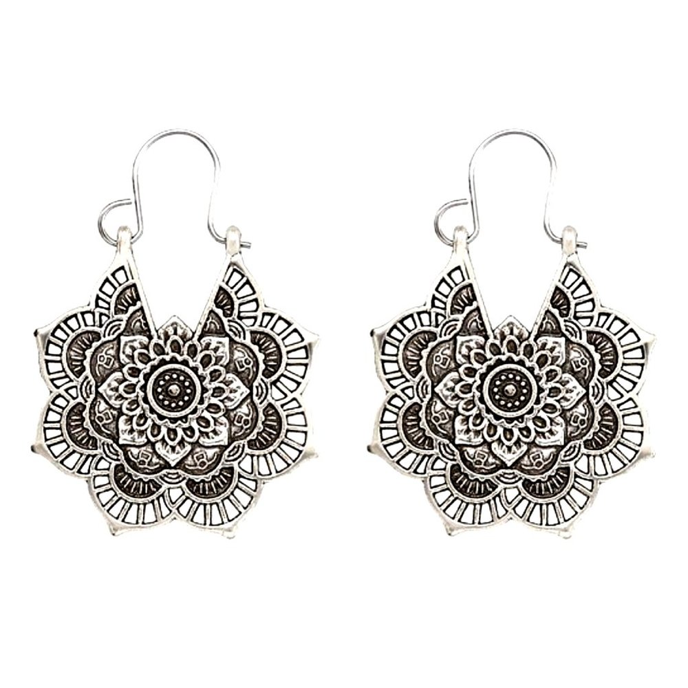 💝5/$25💖 BIG Boho dangle earring Antique silver floral center Pretty Summery